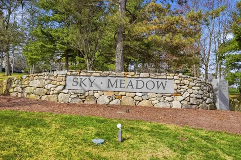 67 Cherry Hollow Road Nashua NH 03062