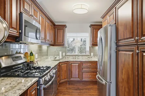 67 Cherry Hollow Road Nashua NH 03062