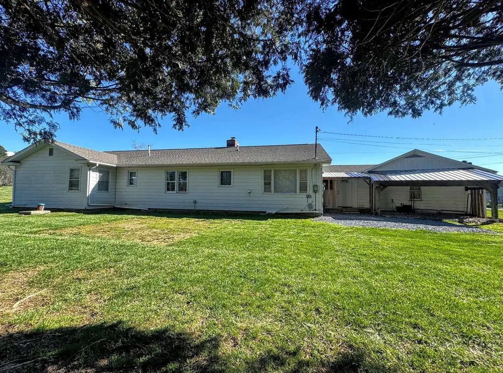 105 Schoolhouse Road Pownal VT 05261