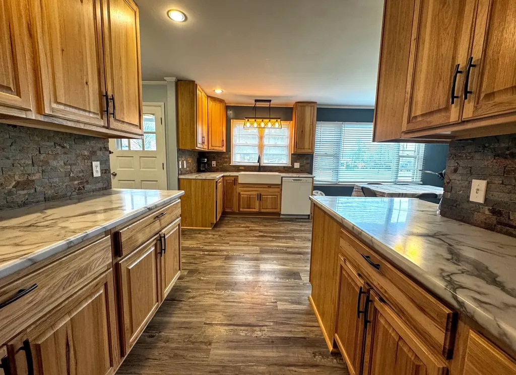 105 Schoolhouse Road Pownal VT 05261