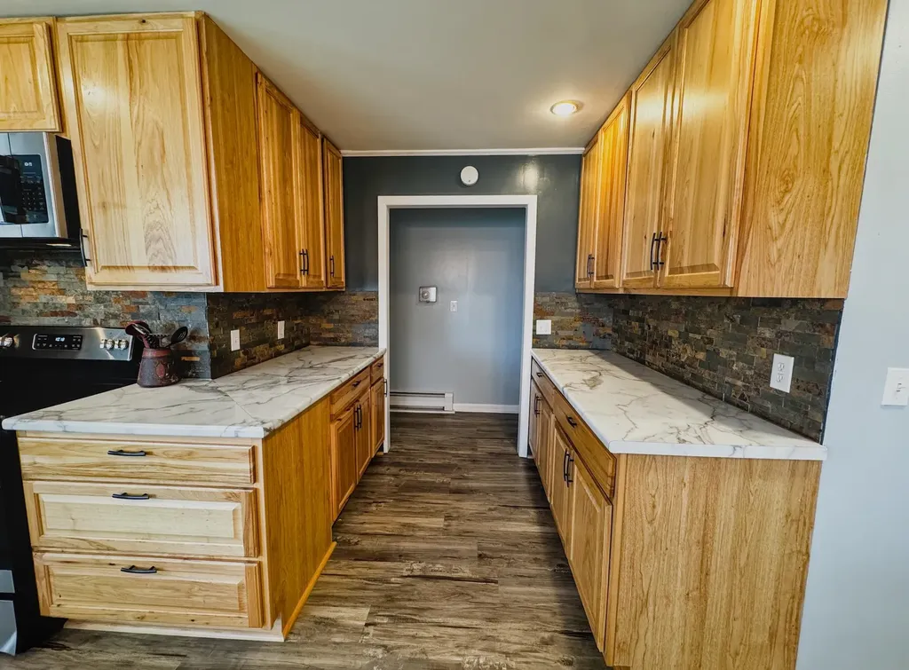 105 Schoolhouse Road Pownal VT 05261