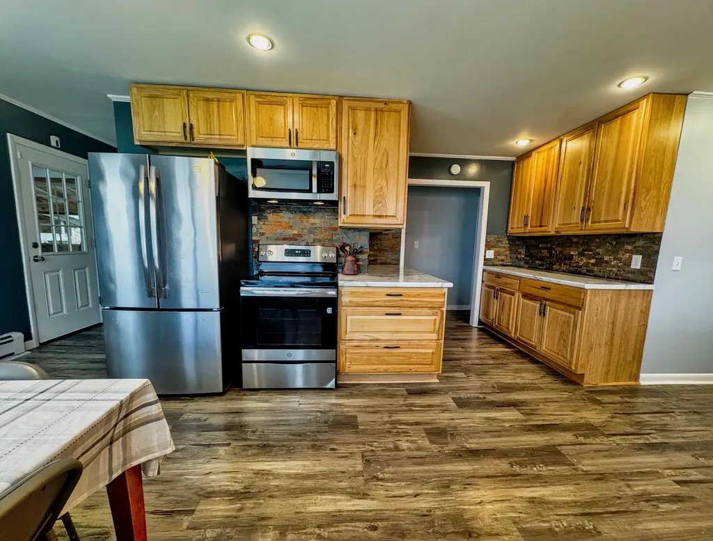 105 Schoolhouse Road Pownal VT 05261