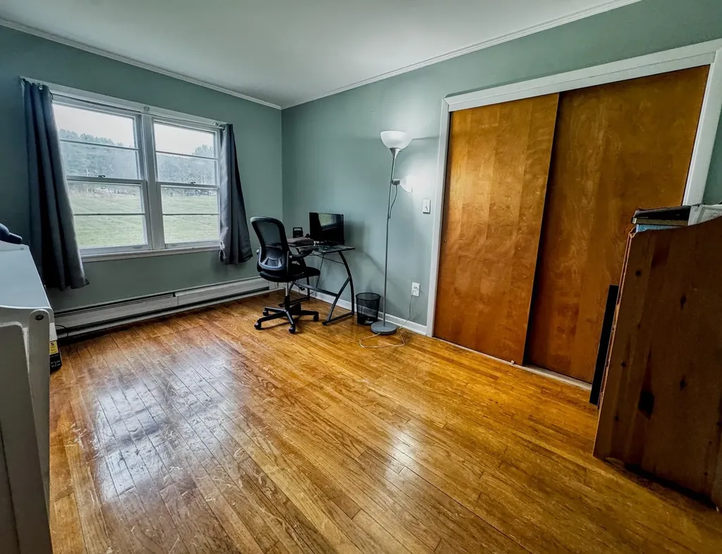 105 Schoolhouse Road Pownal VT 05261
