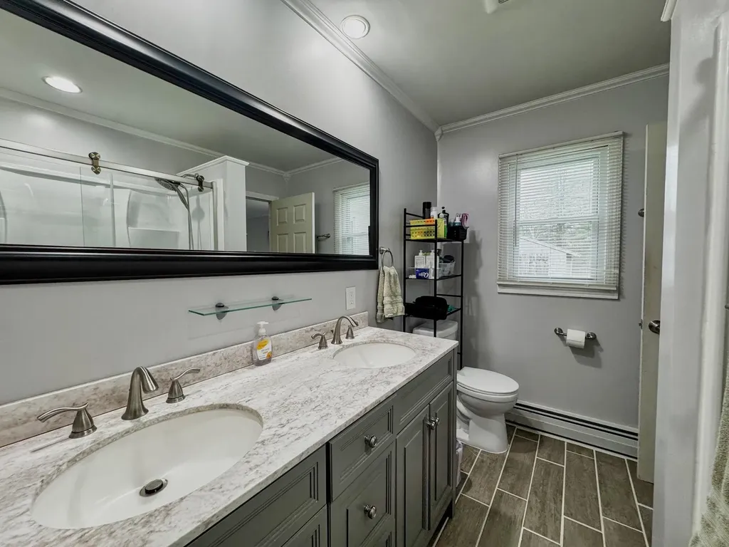 105 Schoolhouse Road Pownal VT 05261