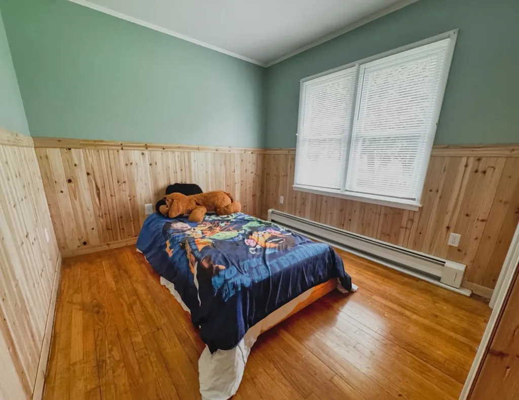 105 Schoolhouse Road Pownal VT 05261