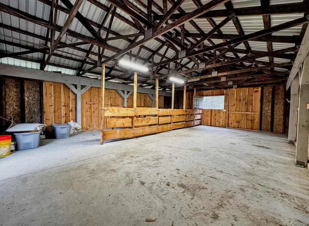 105 Schoolhouse Road Pownal VT 05261