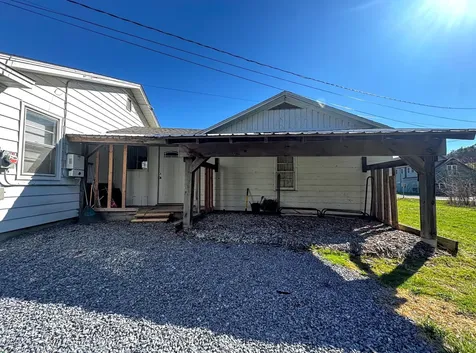 105 Schoolhouse Road Pownal VT 05261