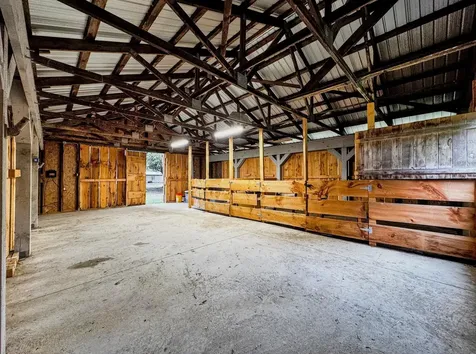 105 Schoolhouse Road Pownal VT 05261