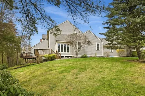 25 Peninsula Drive Stratham NH 03885