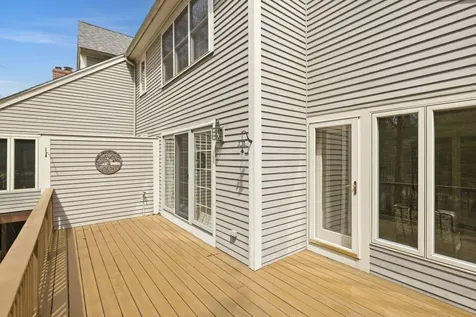 25 Peninsula Drive Stratham NH 03885