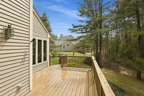 25 Peninsula Drive Stratham NH 03885