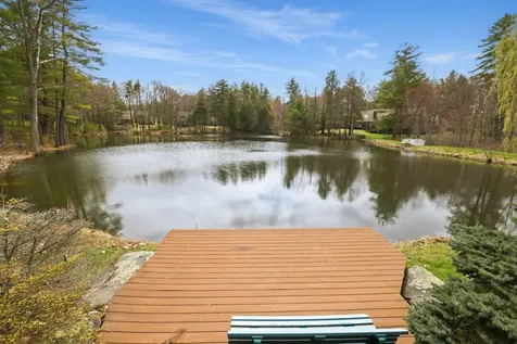 25 Peninsula Drive Stratham NH 03885