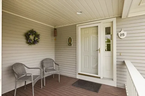 25 Peninsula Drive Stratham NH 03885