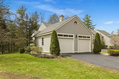 25 Peninsula Drive Stratham NH 03885
