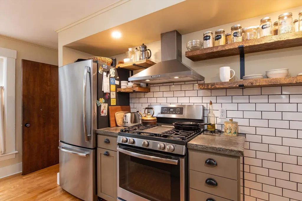 192 Western Avenue Brattleboro VT 05301