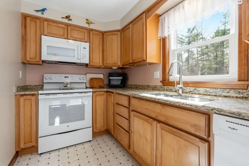 158 Tina Drive Pembroke NH 03275