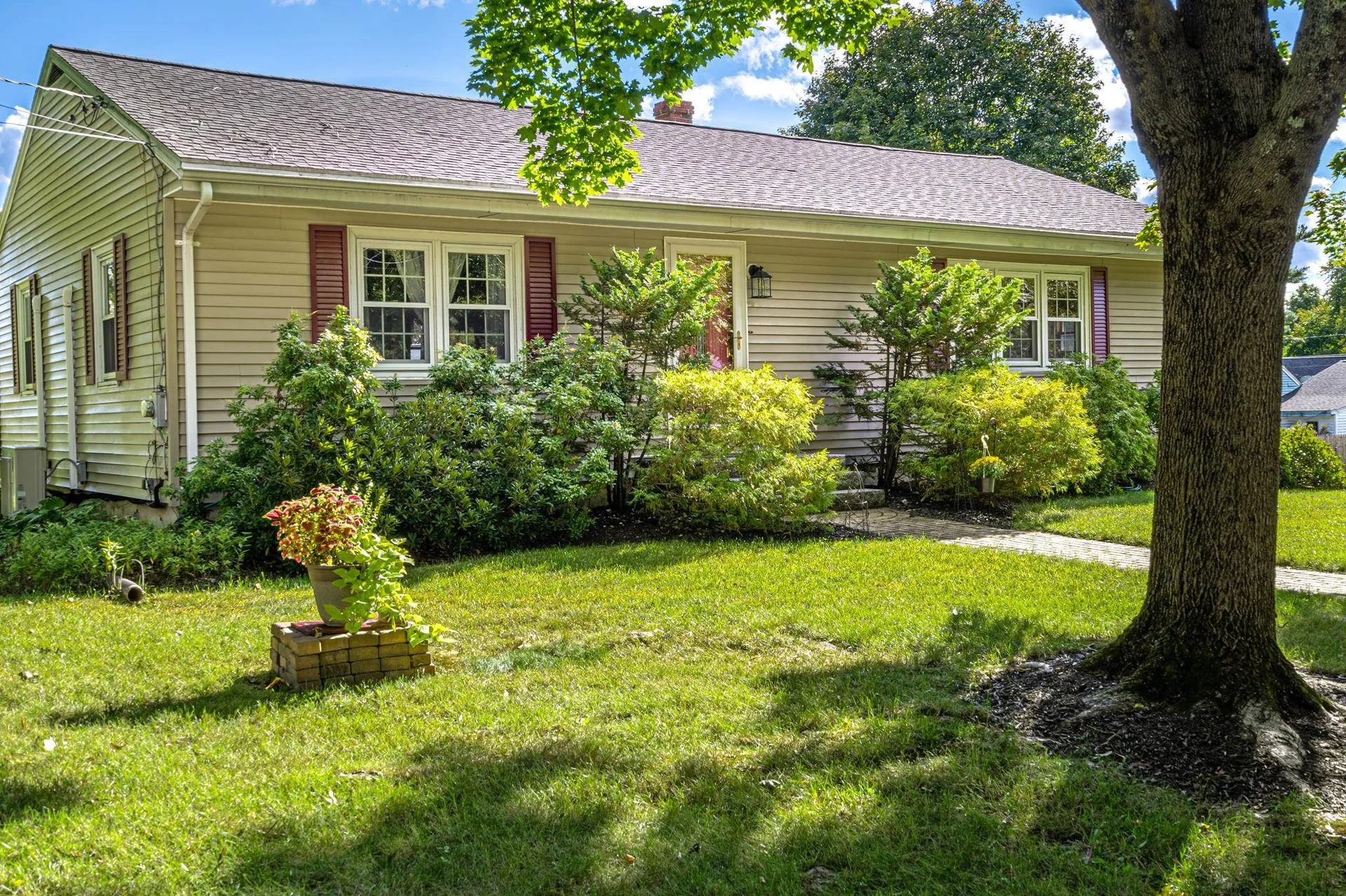 18 Center Circle Plaistow NH 03865