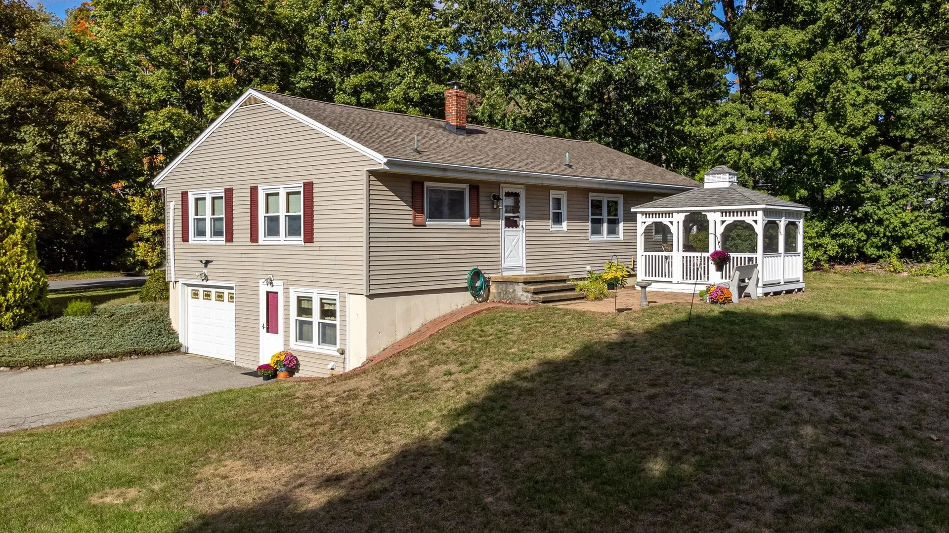 18 Center Circle Plaistow NH 03865