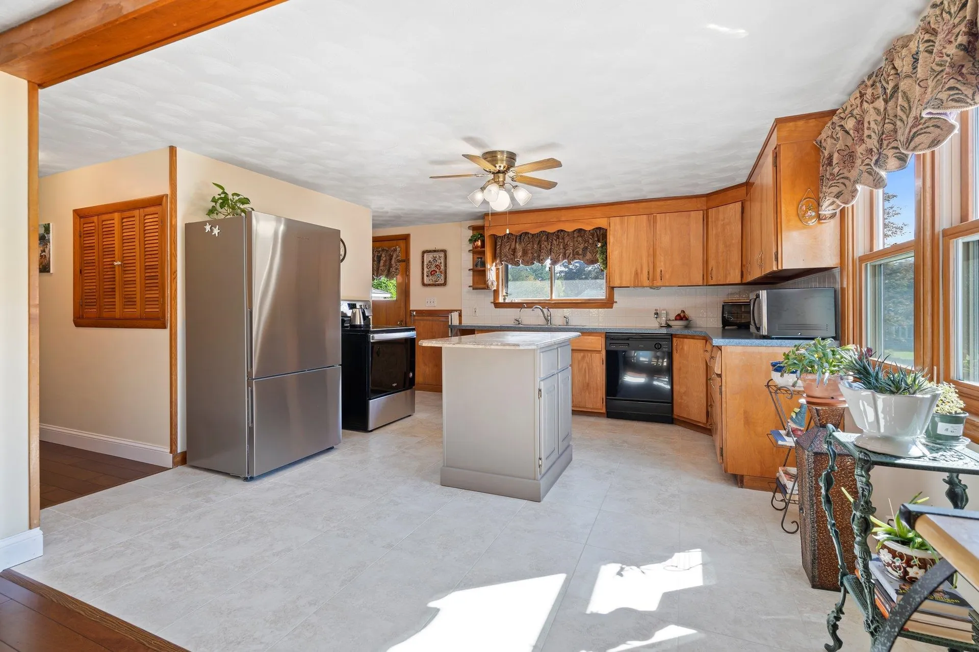 18 Center Circle Plaistow NH 03865