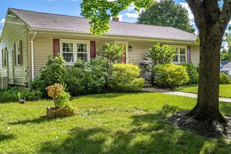18 Center Circle Plaistow NH 03865