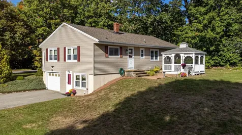 18 Center Circle Plaistow NH 03865