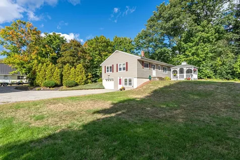 18 Center Circle Plaistow NH 03865