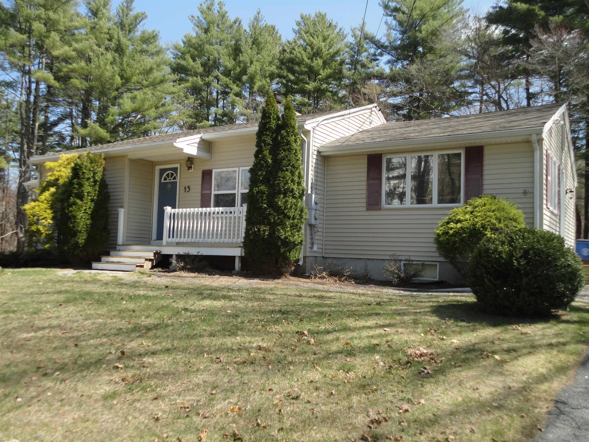 13 Hall Road Londonderry NH 03053