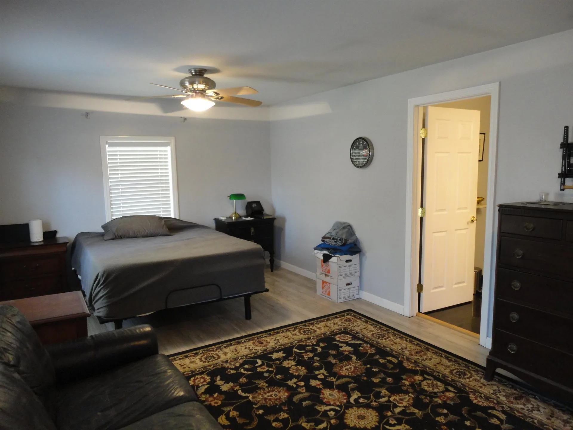 13 Hall Road Londonderry NH 03053