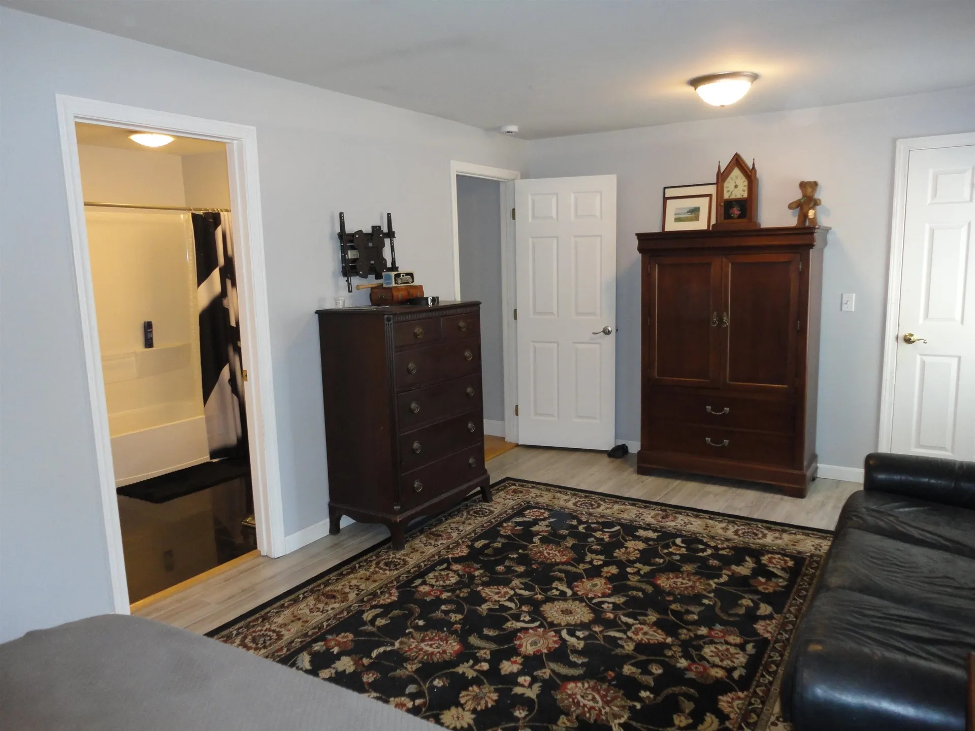 13 Hall Road Londonderry NH 03053