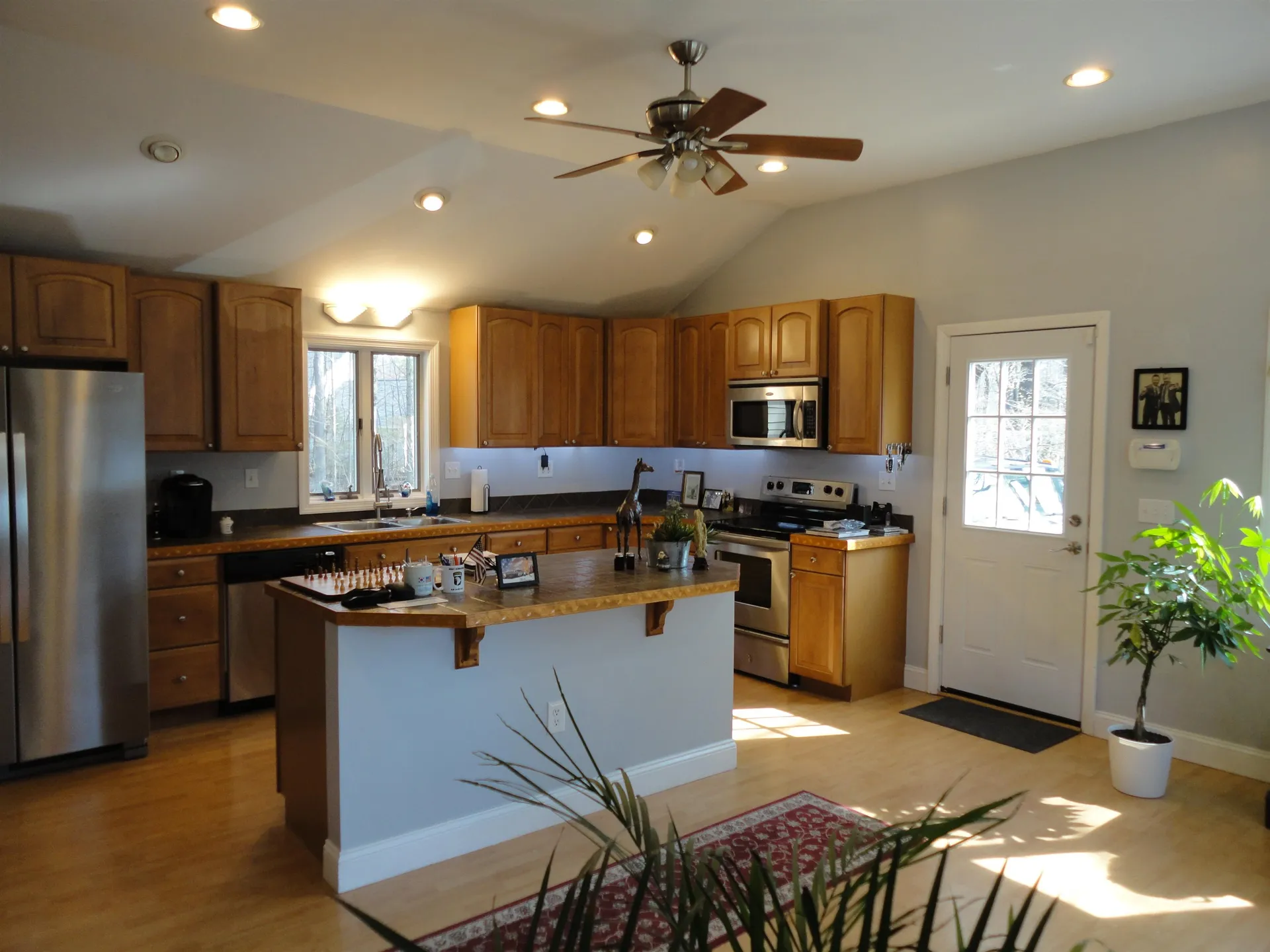 13 Hall Road Londonderry NH 03053