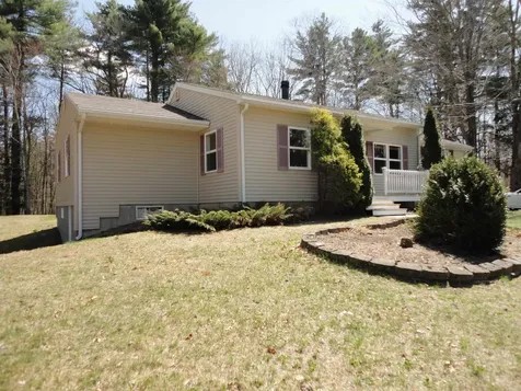 13 Hall Road Londonderry NH 03053