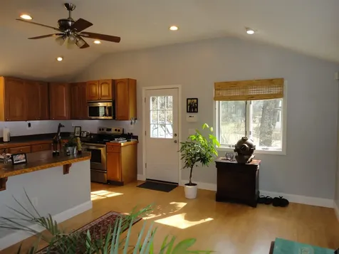 13 Hall Road Londonderry NH 03053