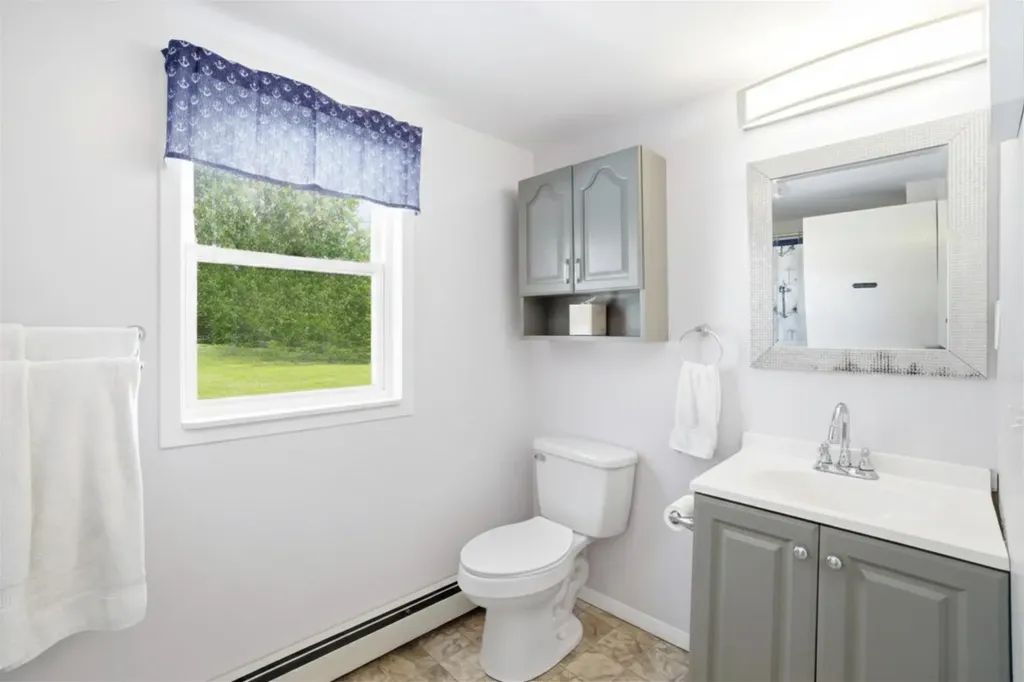 35 Lake Road Epsom NH 03234
