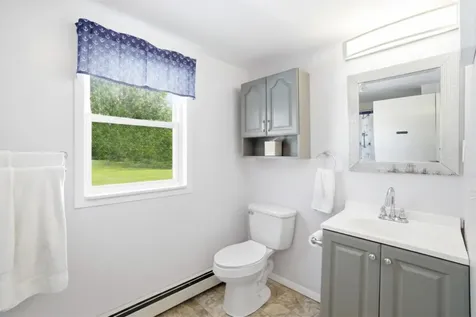 35 Lake Road Epsom NH 03234