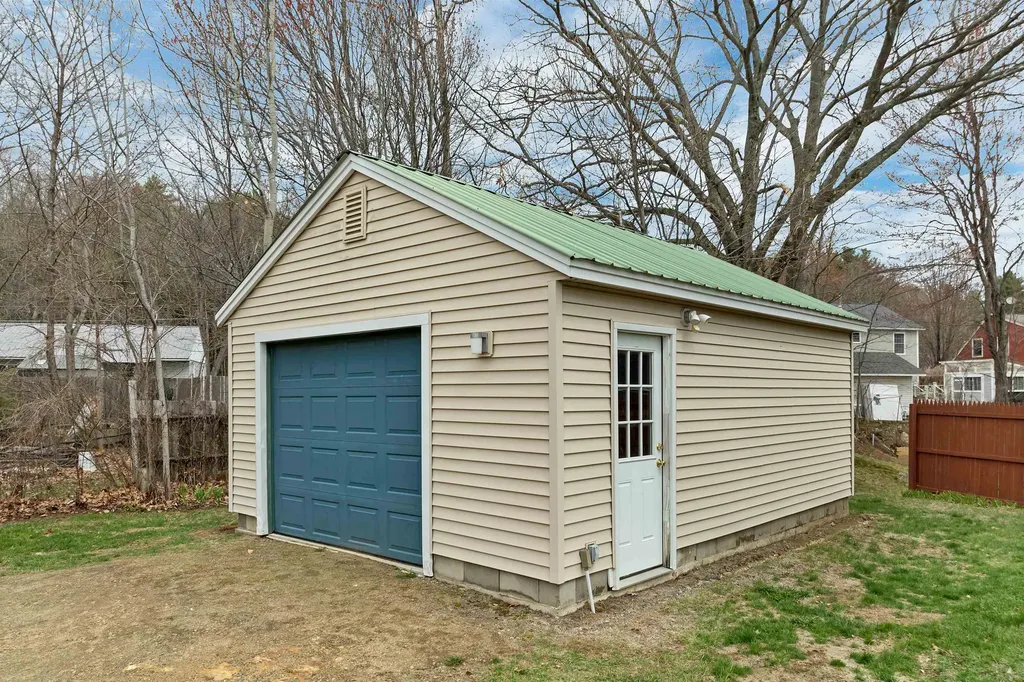 256 Pine Street Laconia NH 03246