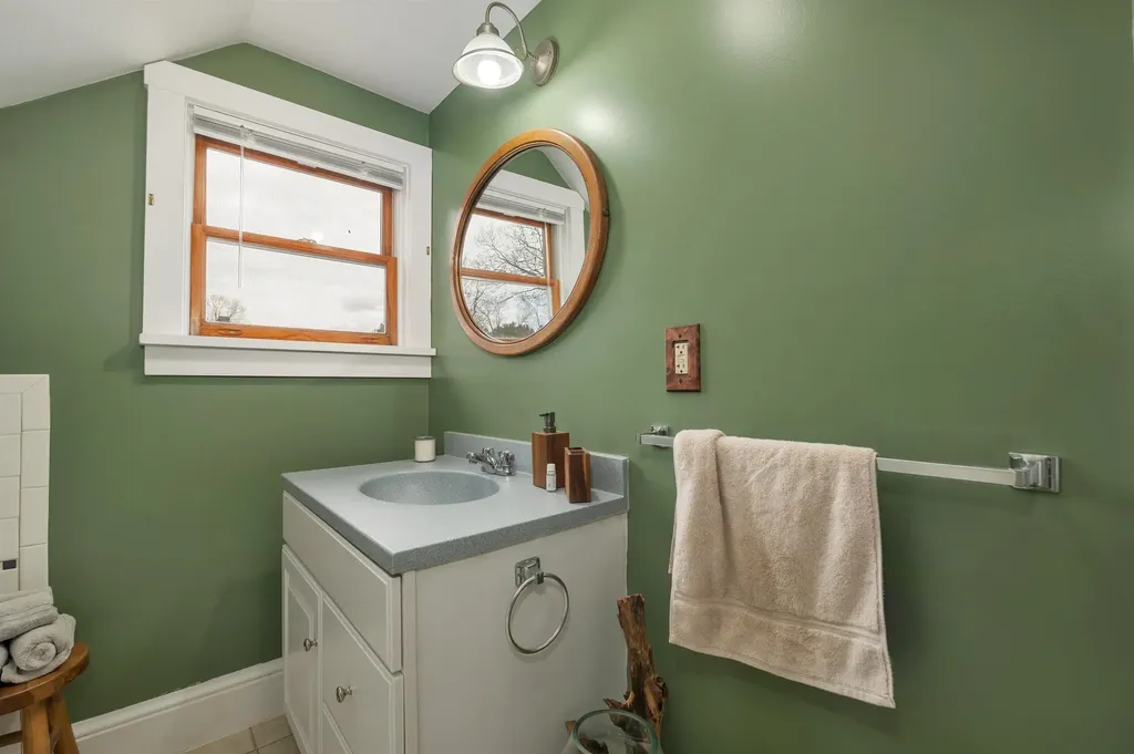 256 Pine Street Laconia NH 03246