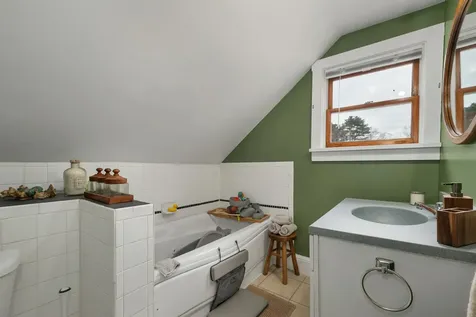 256 Pine Street Laconia NH 03246