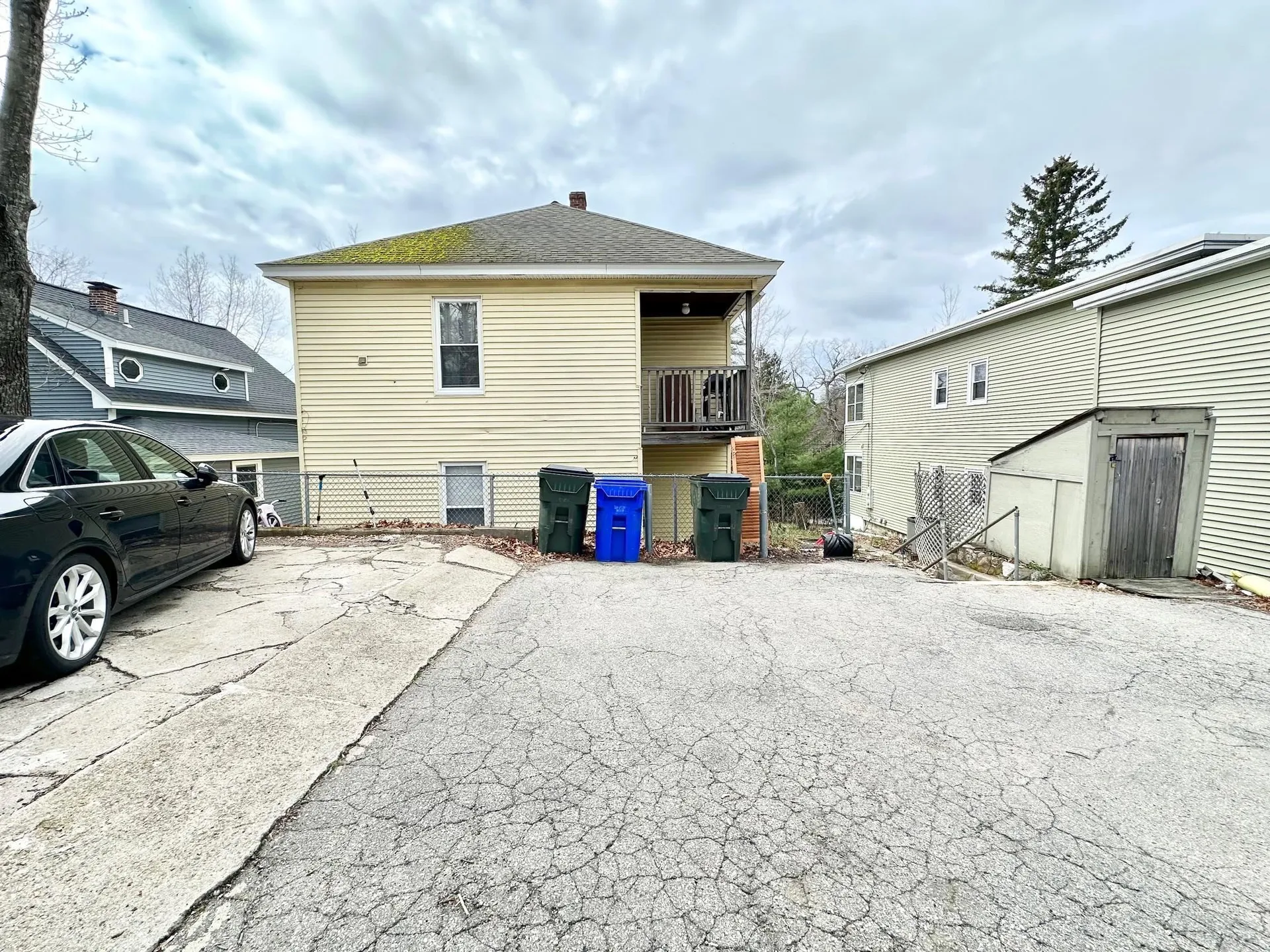 477-479 Calef Road Manchester NH 03103