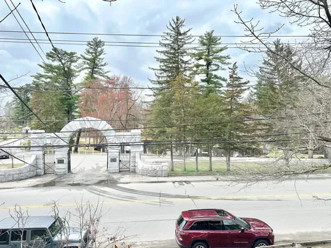 477-479 Calef Road Manchester NH 03103