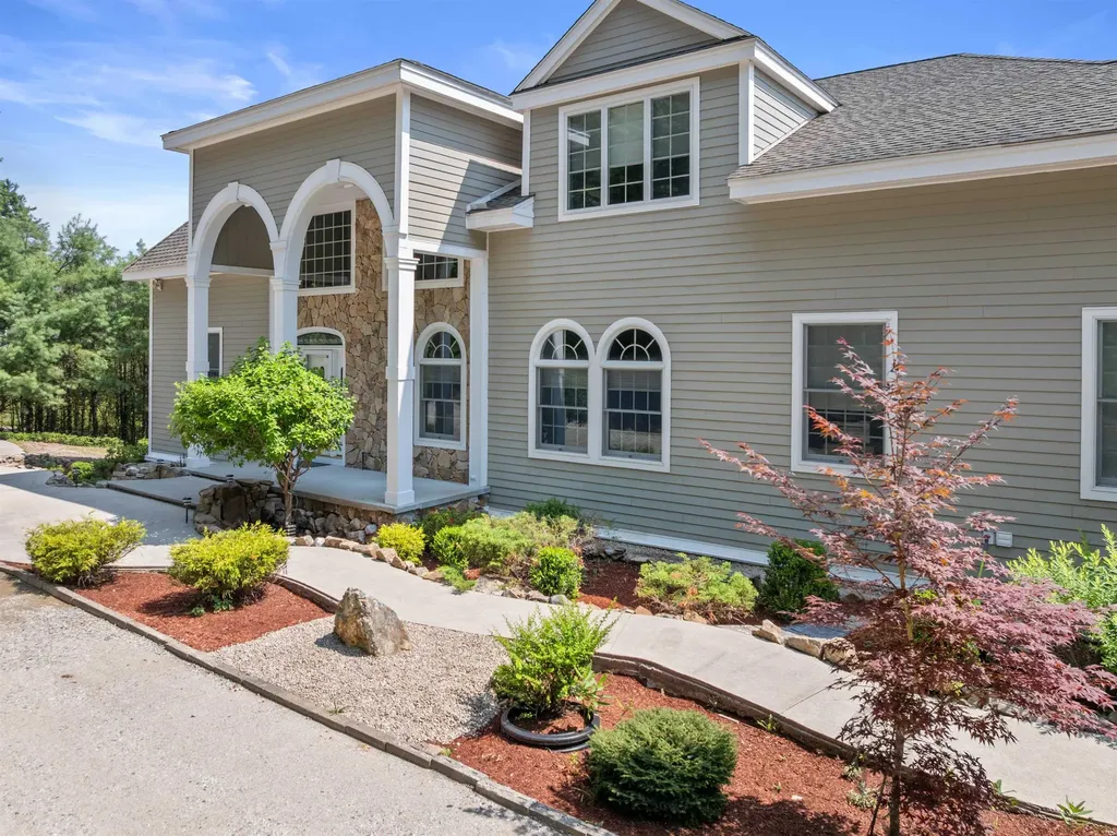 42 High Ridge Road Moultonborough NH 03254