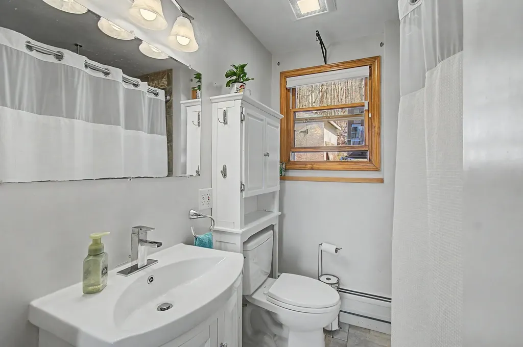 541 Sand Road Colchester VT 05446