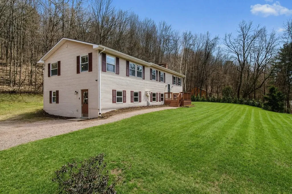 541 Sand Road Colchester VT 05446