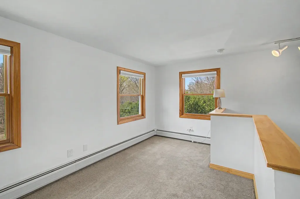 541 Sand Road Colchester VT 05446