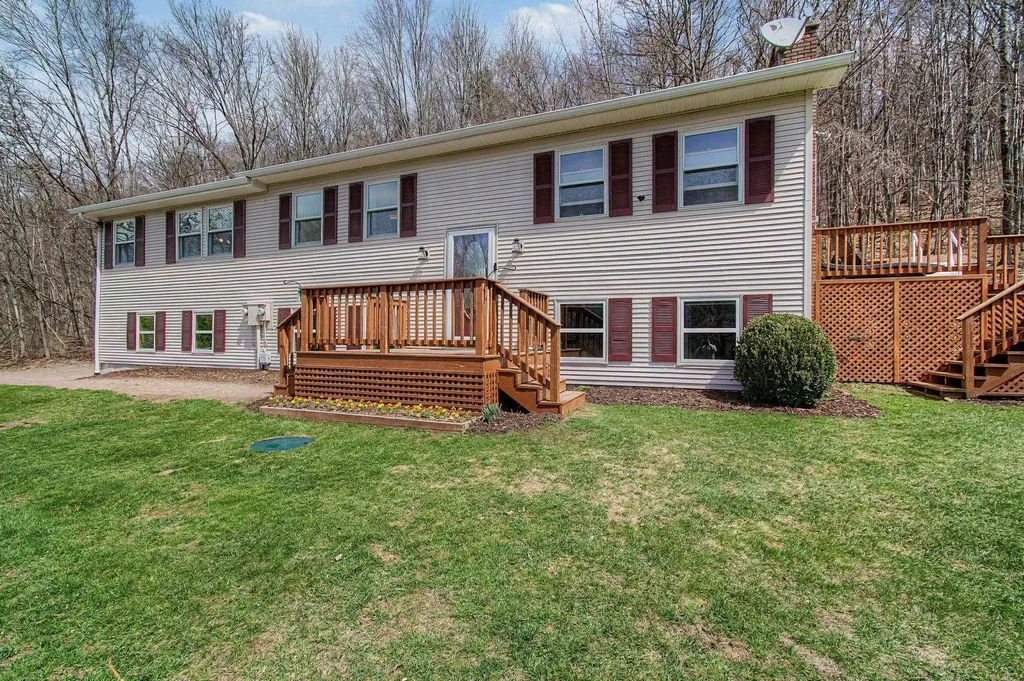 541 Sand Road Colchester VT 05446