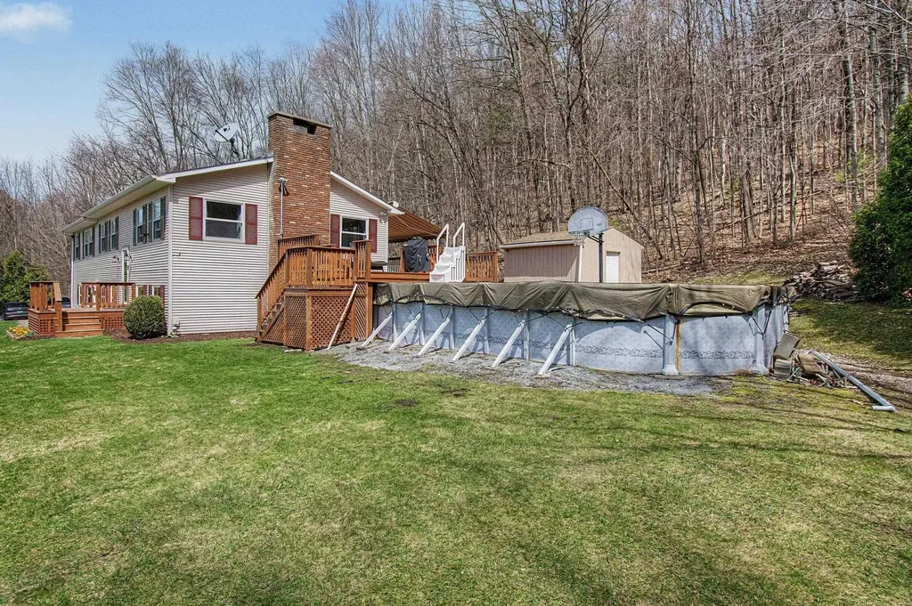 541 Sand Road Colchester VT 05446