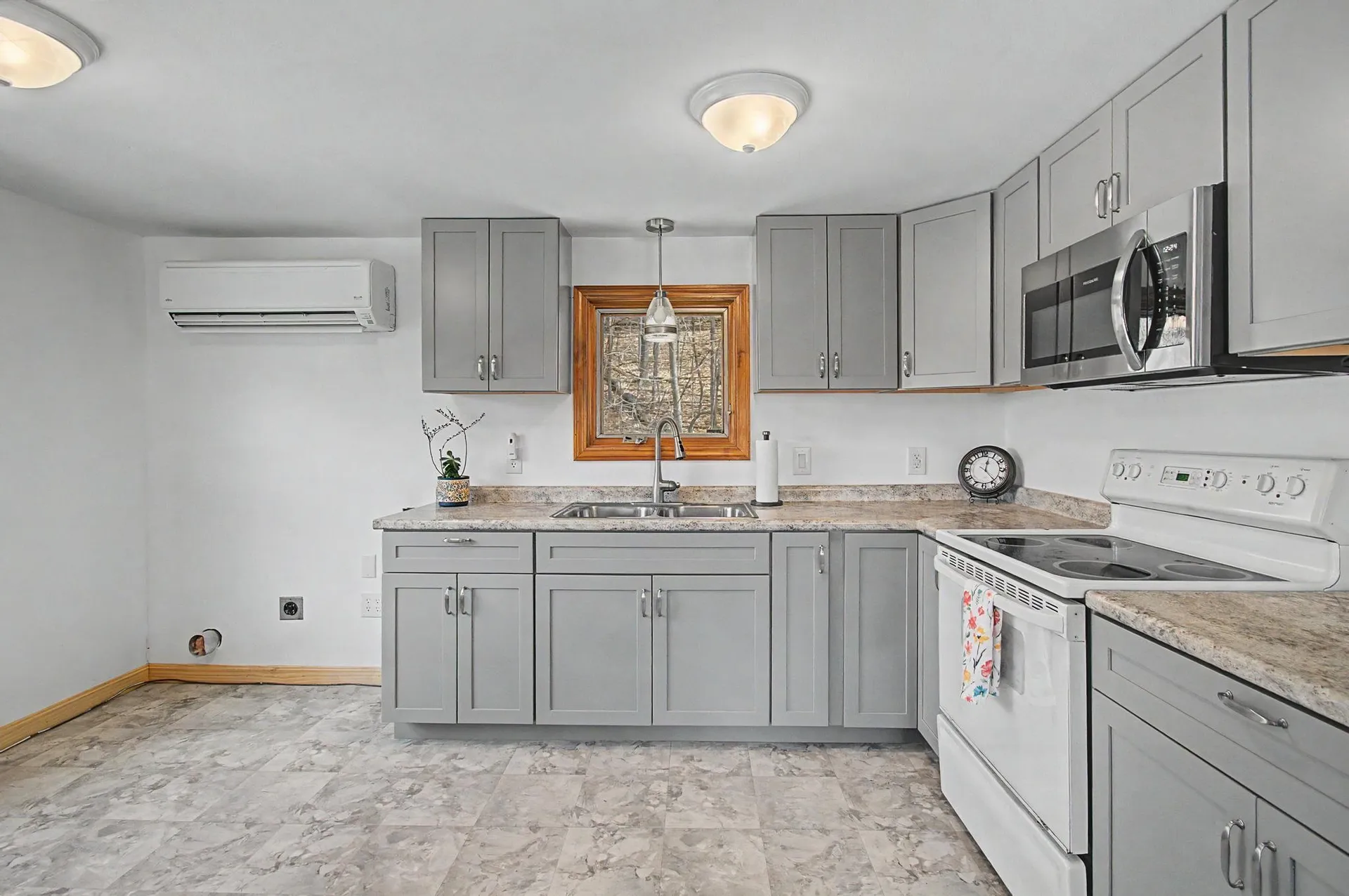 541 Sand Road Colchester VT 05446