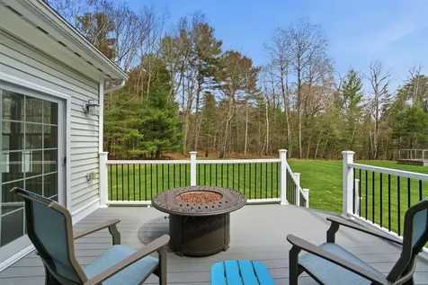 26 Flintlock Road Salem NH 03079