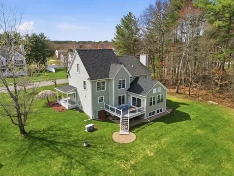 26 Flintlock Road Salem NH 03079
