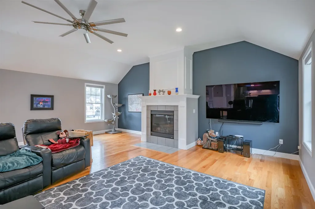 15 Schwinn Drive Nashua NH 03062