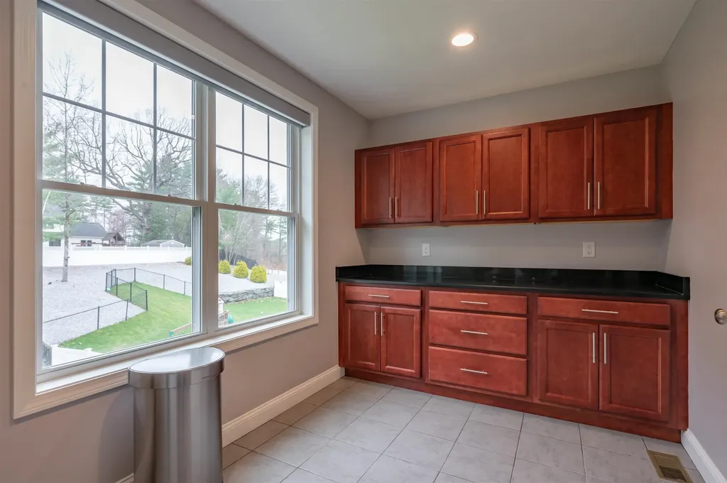 15 Schwinn Drive Nashua NH 03062